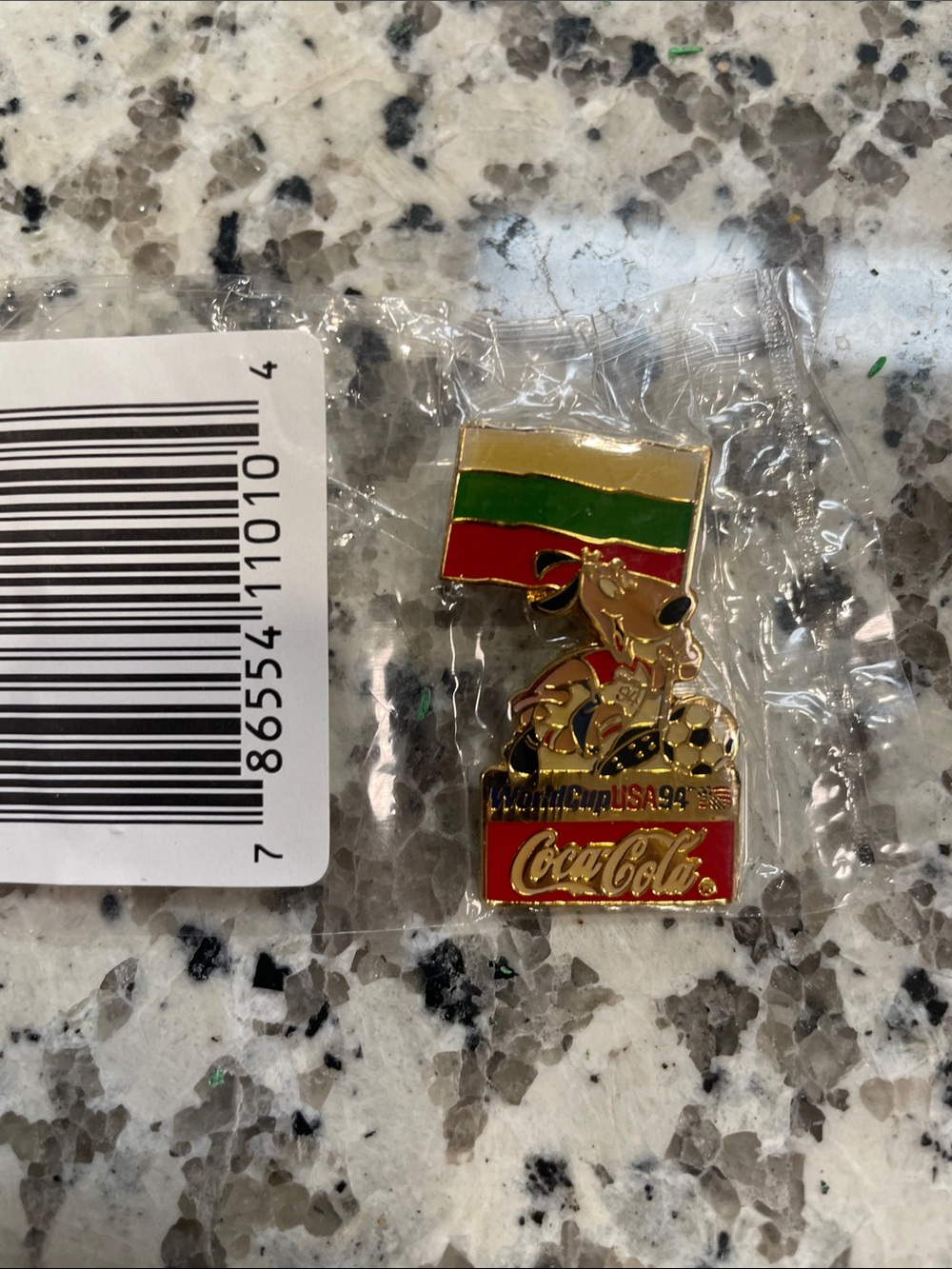 Coca-Cola Gold Soccer Mascot Pin with Bulgaria flag 1994 world Cup